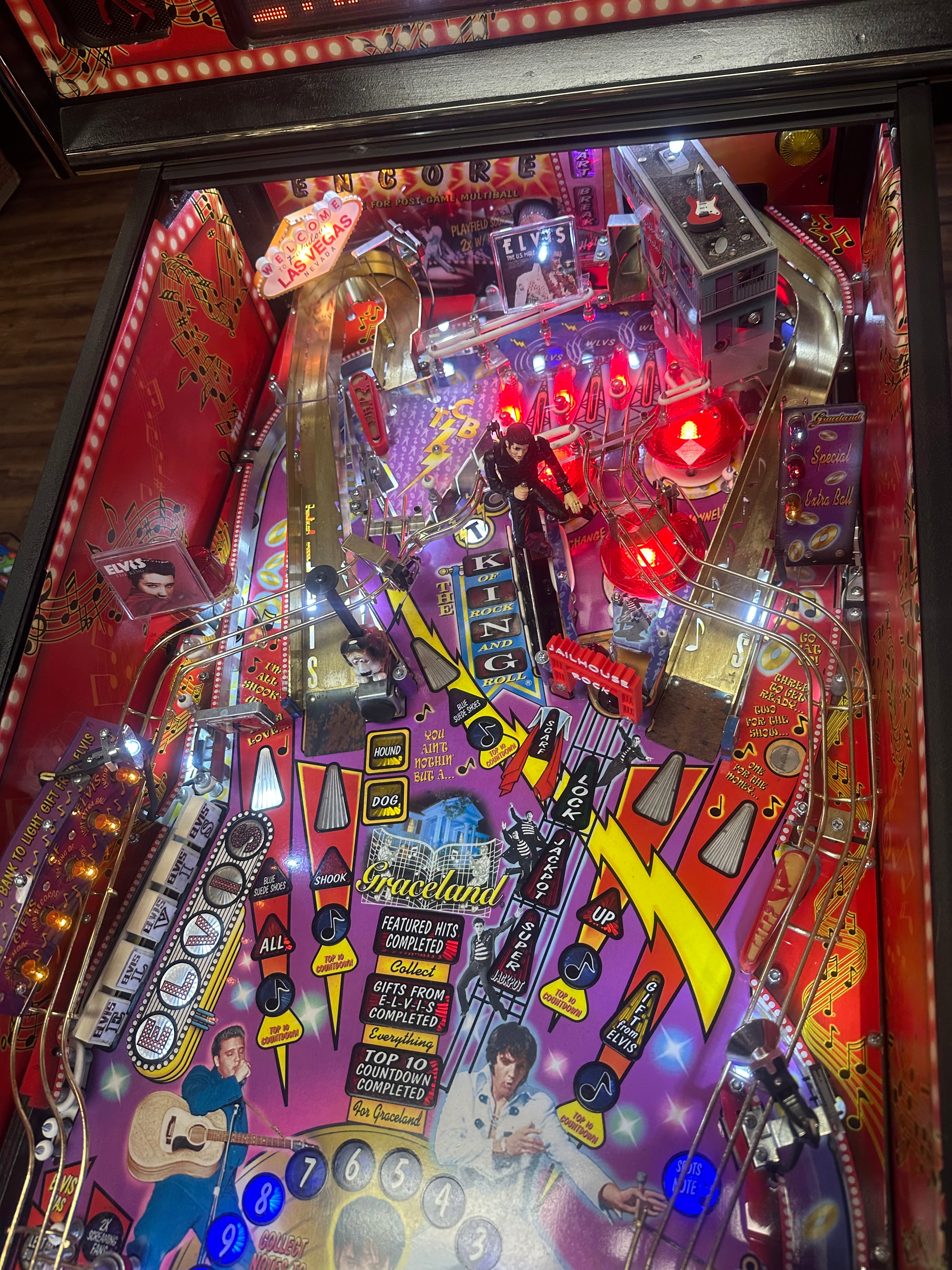 Stern Pinball LOADED Elvis Pinball Machine