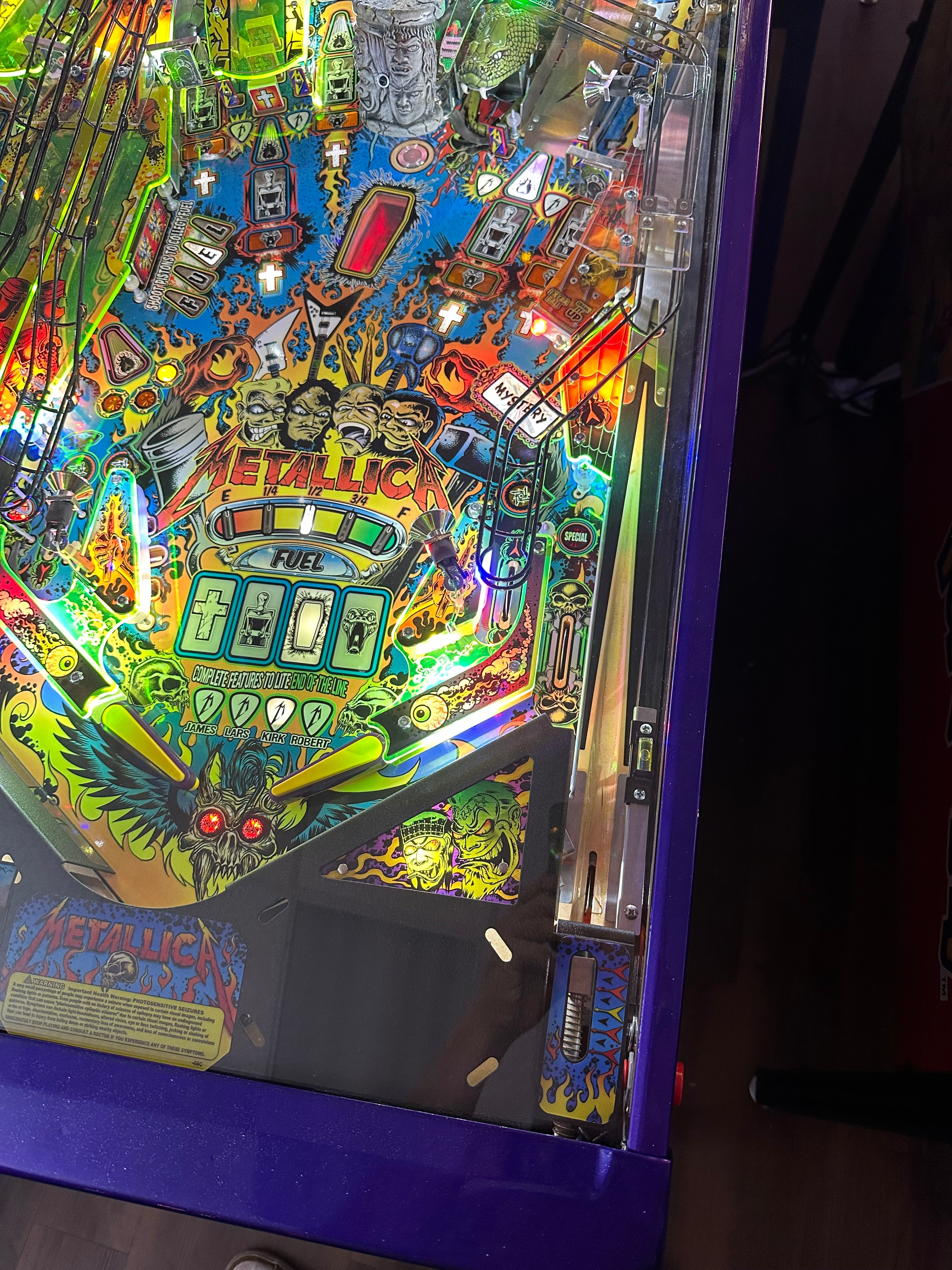 Stern Pinball LOADED Metallica Premium Pinball Machine