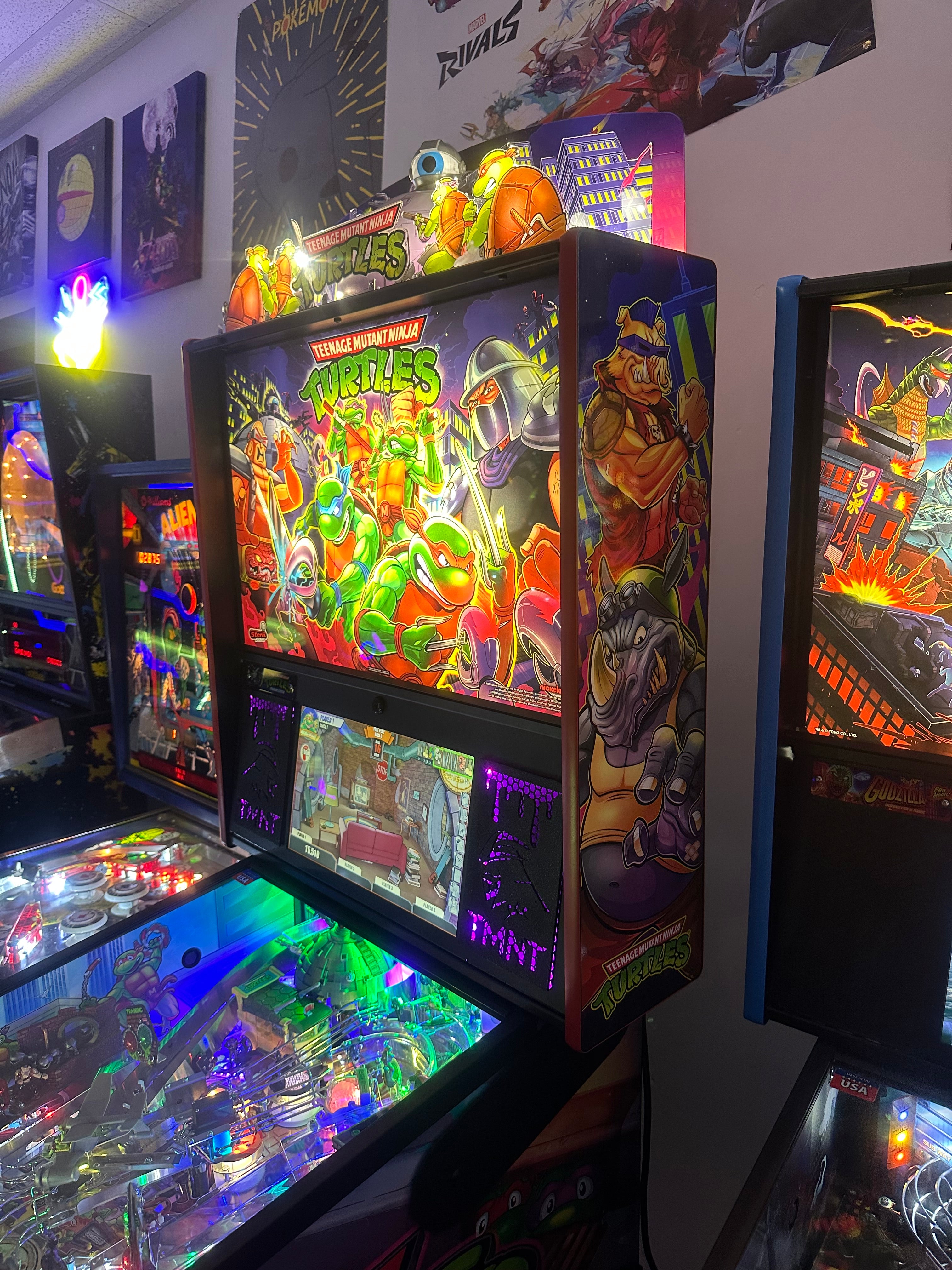 Stern Pinball LOADED Teenage Mutant Ninja Turtles Premium Pinball Machine