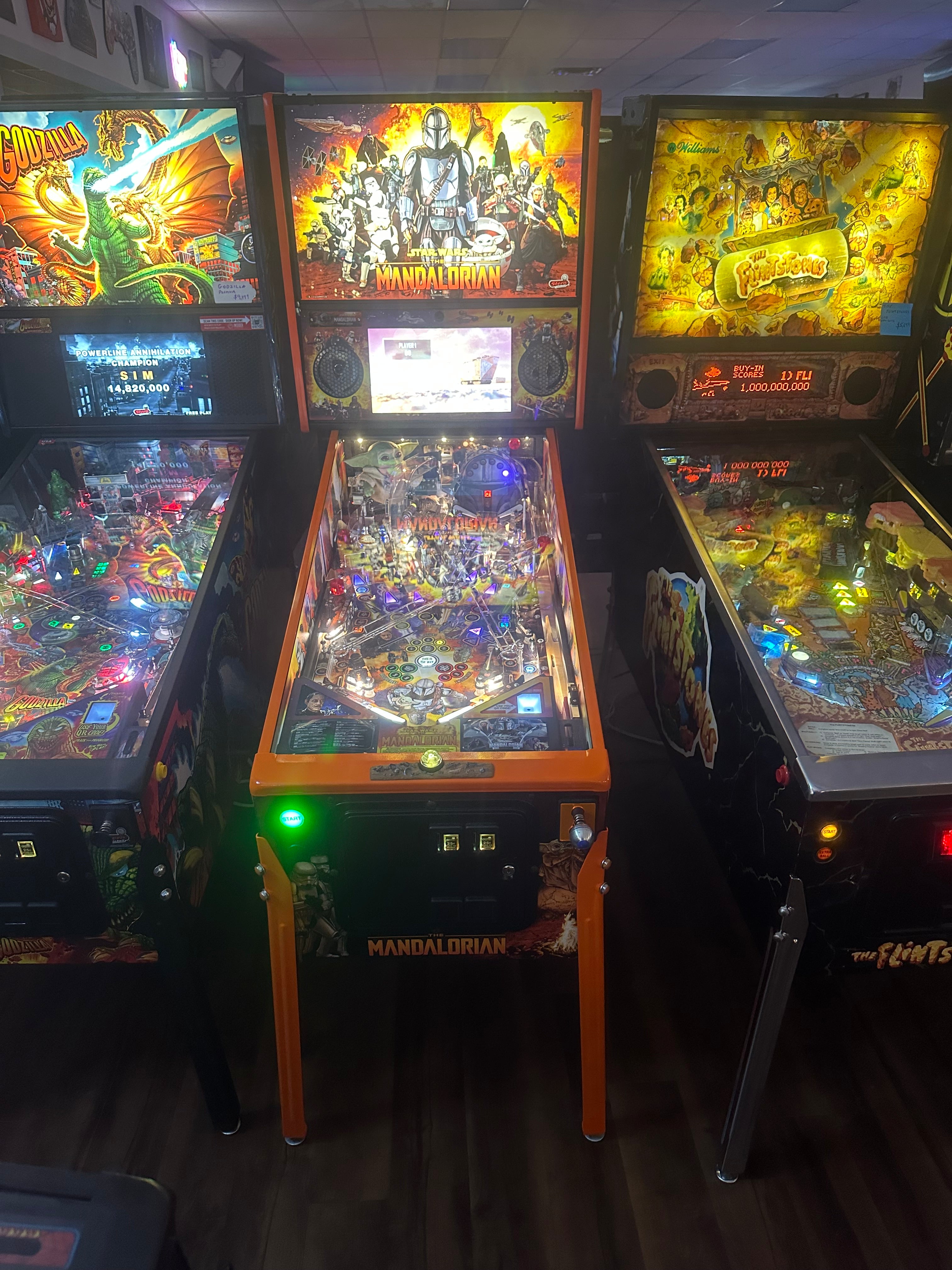 Stern Pinball LOADED The Mandalorian Premium Pinball Machine