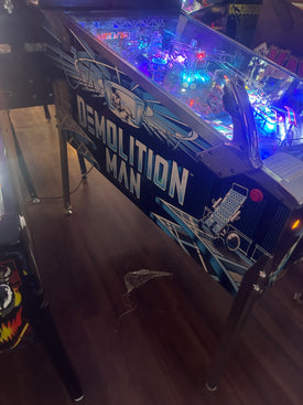 Williams Demolition Man Pinball Machine