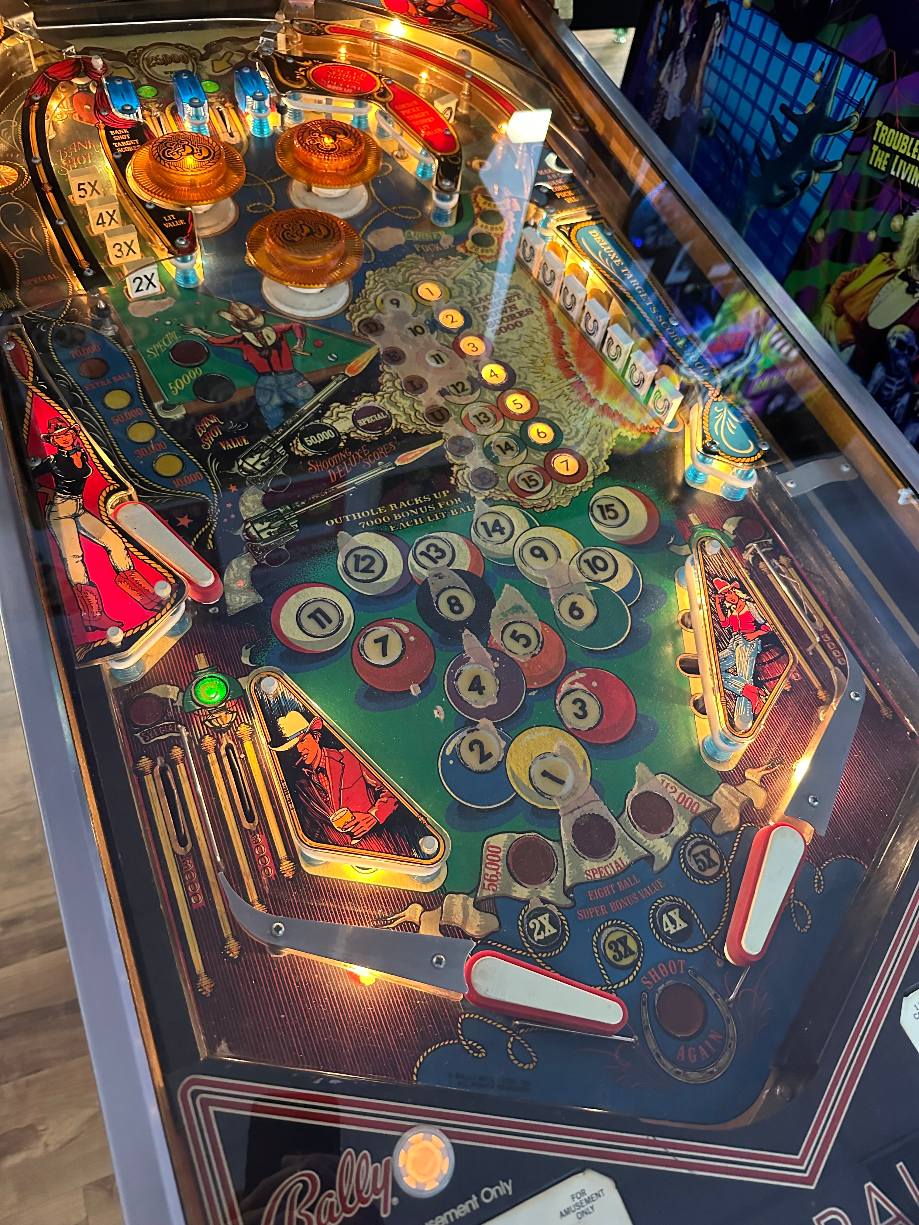Bally Eight Ball Deluxe Limited Edition Pinball Machine