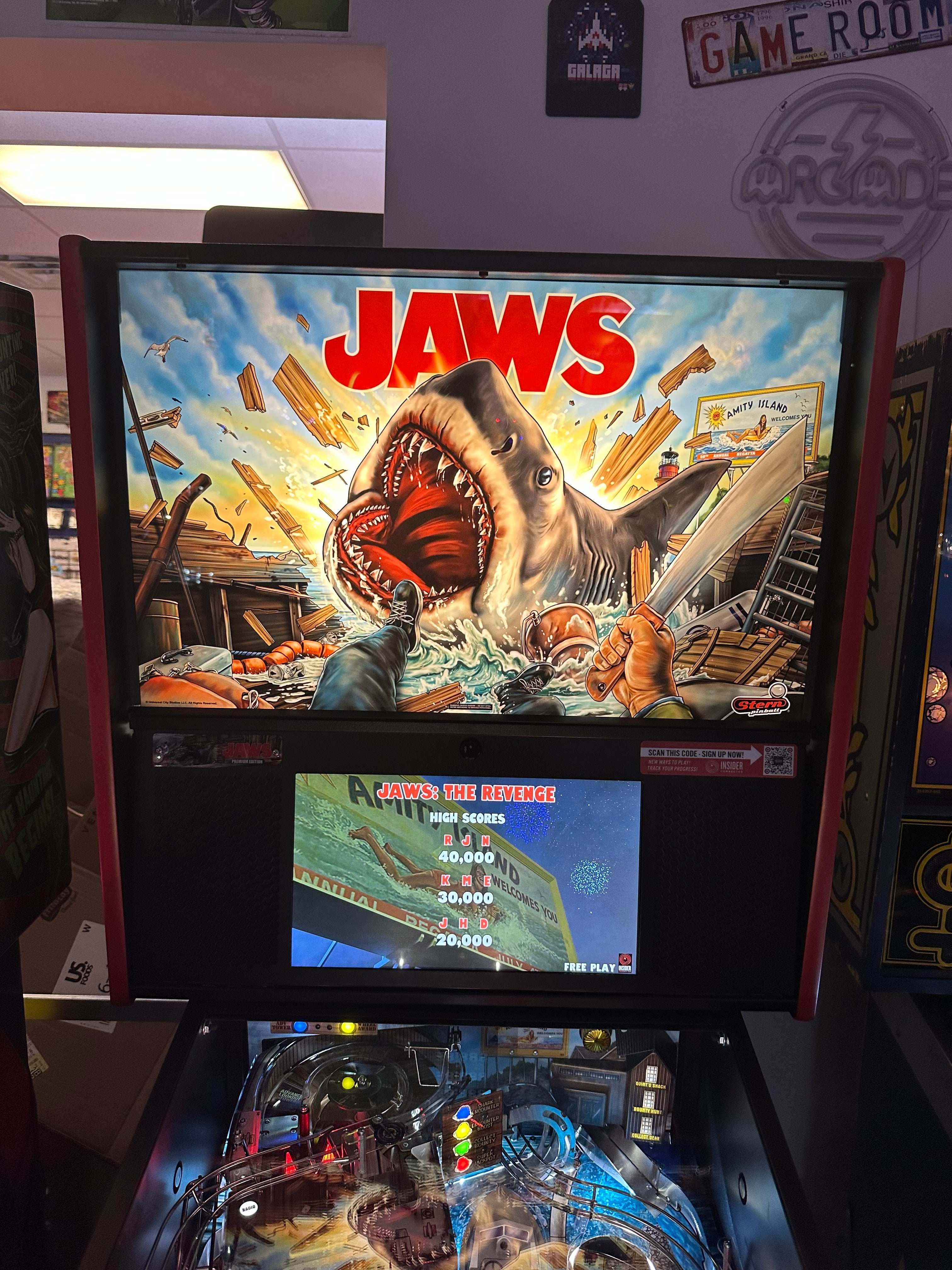 Stern Pinball Jaws Premium Pinball Machine