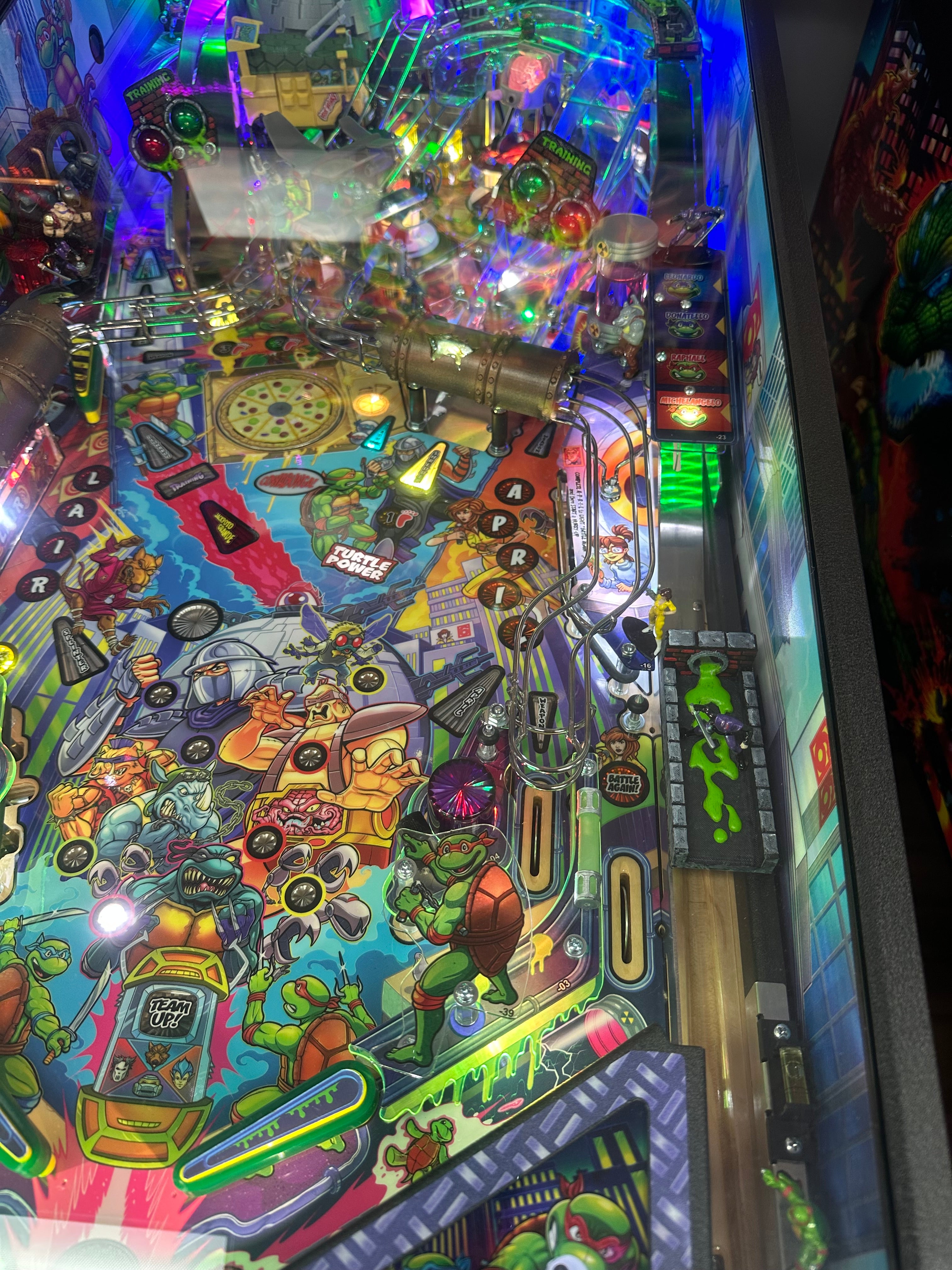 Stern Pinball LOADED Teenage Mutant Ninja Turtles Premium Pinball Machine