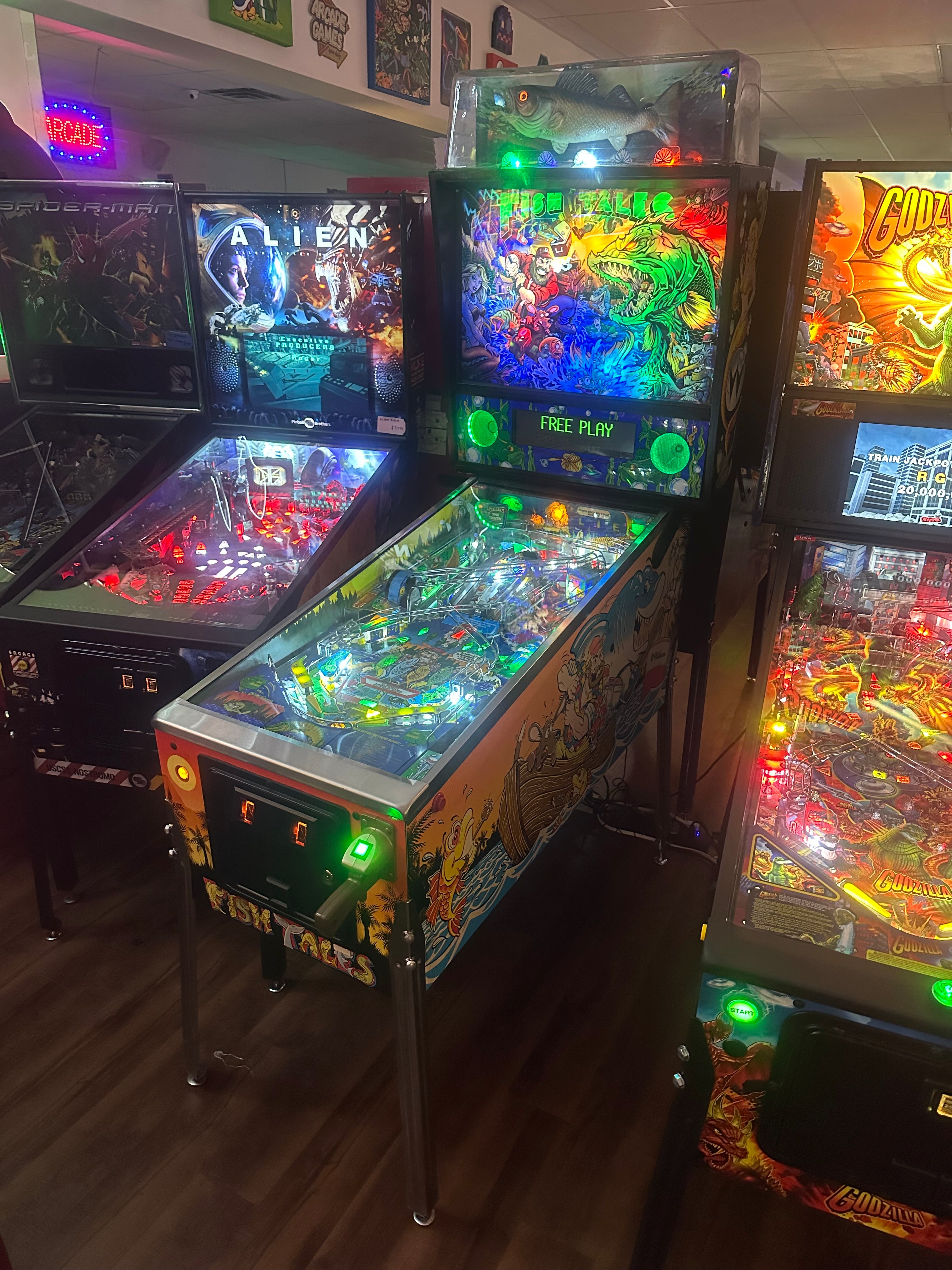 Williams LOADED Fish Tales Pinball Machine