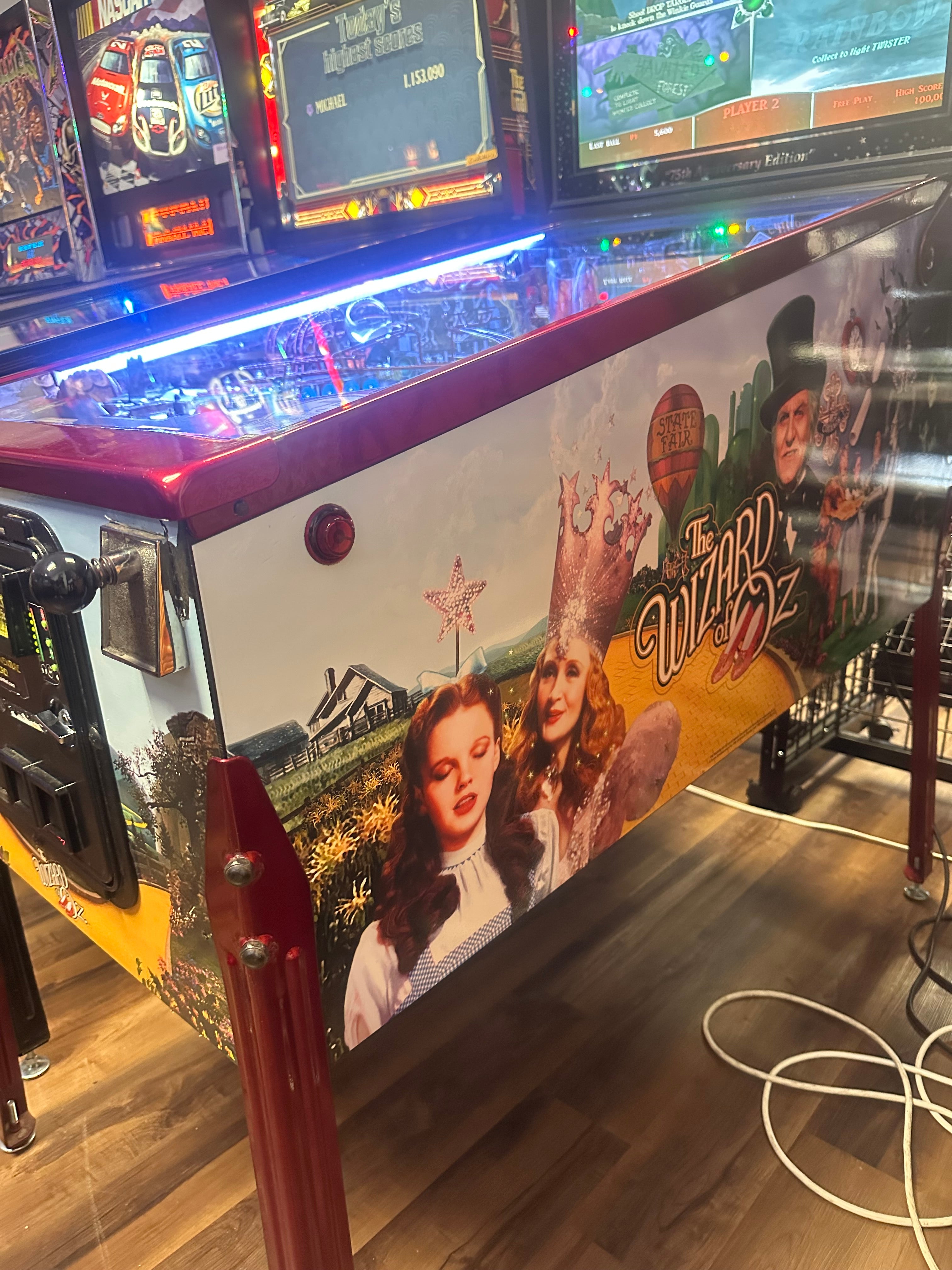 JJP Wizard of Oz 75th Anniversary Ruby Red Edition Pinball Machine
