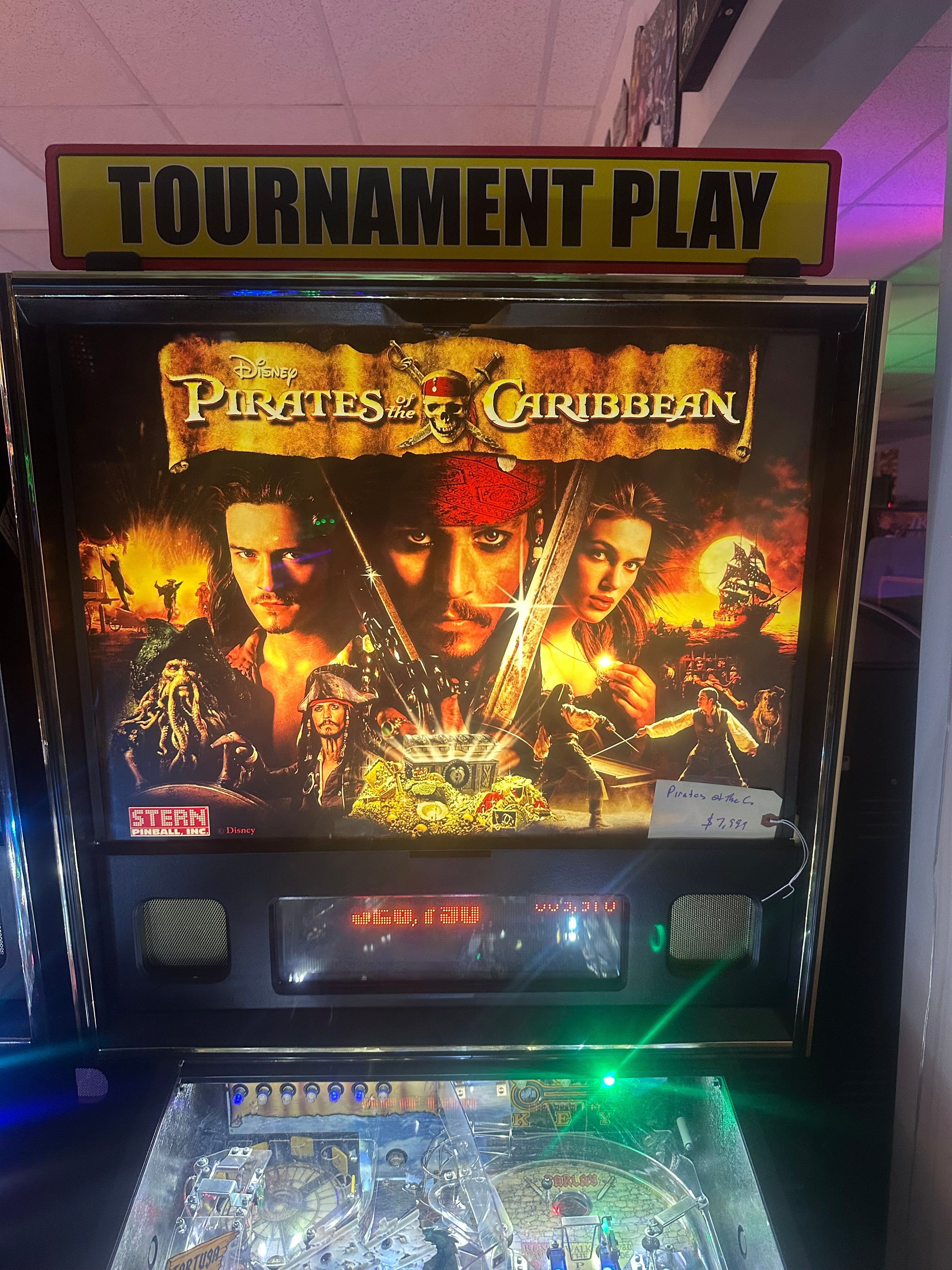 Stern Pinball Pirates of the Caribbean Pinball Machine