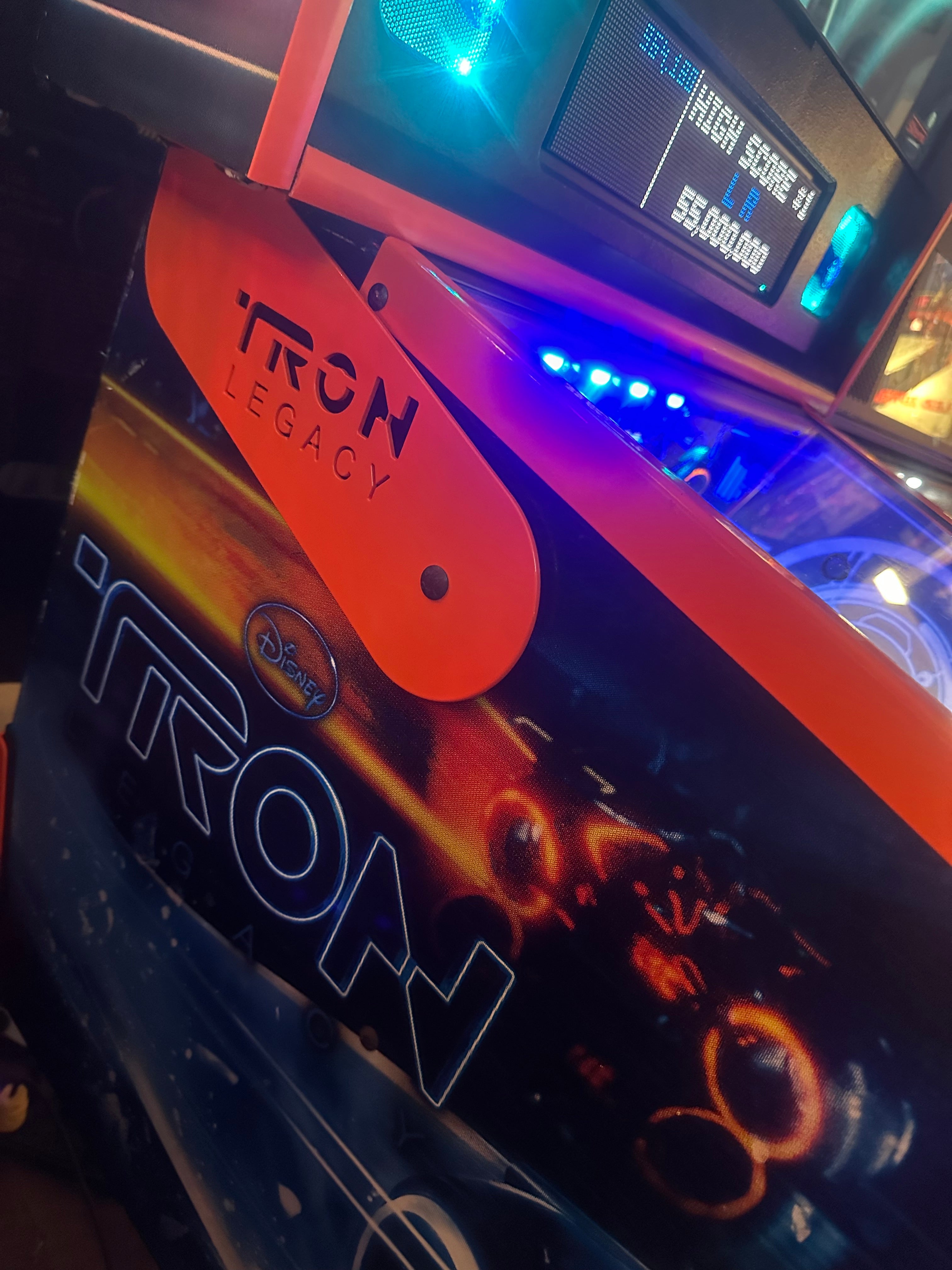 Stern Pinball LOADED TRON: Legacy Pro Pinball Machine