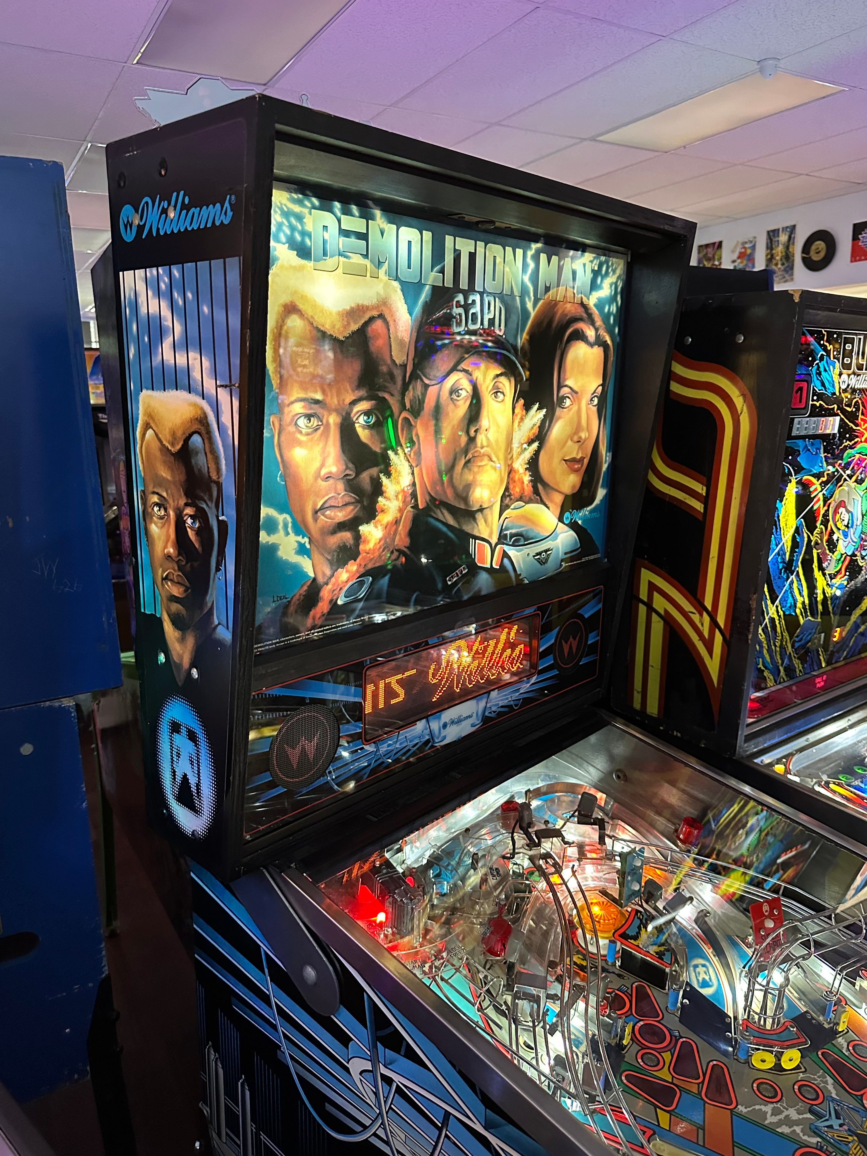 Williams Demolition Man Pinball Machine