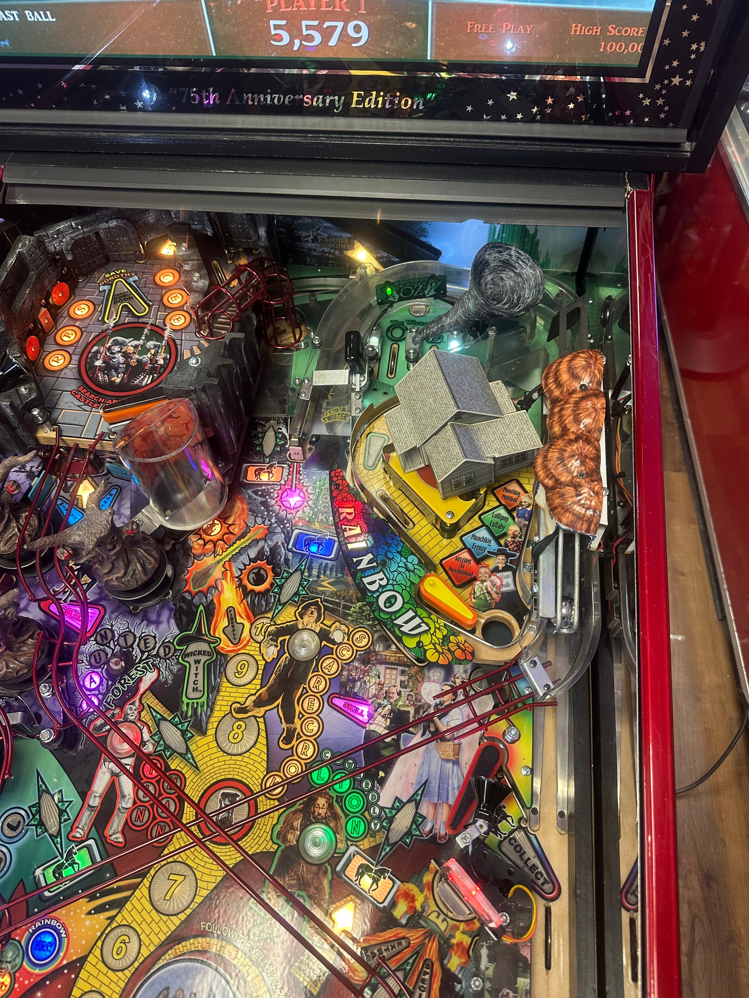 JJP Wizard of Oz 75th Anniversary Ruby Red Edition Pinball Machine