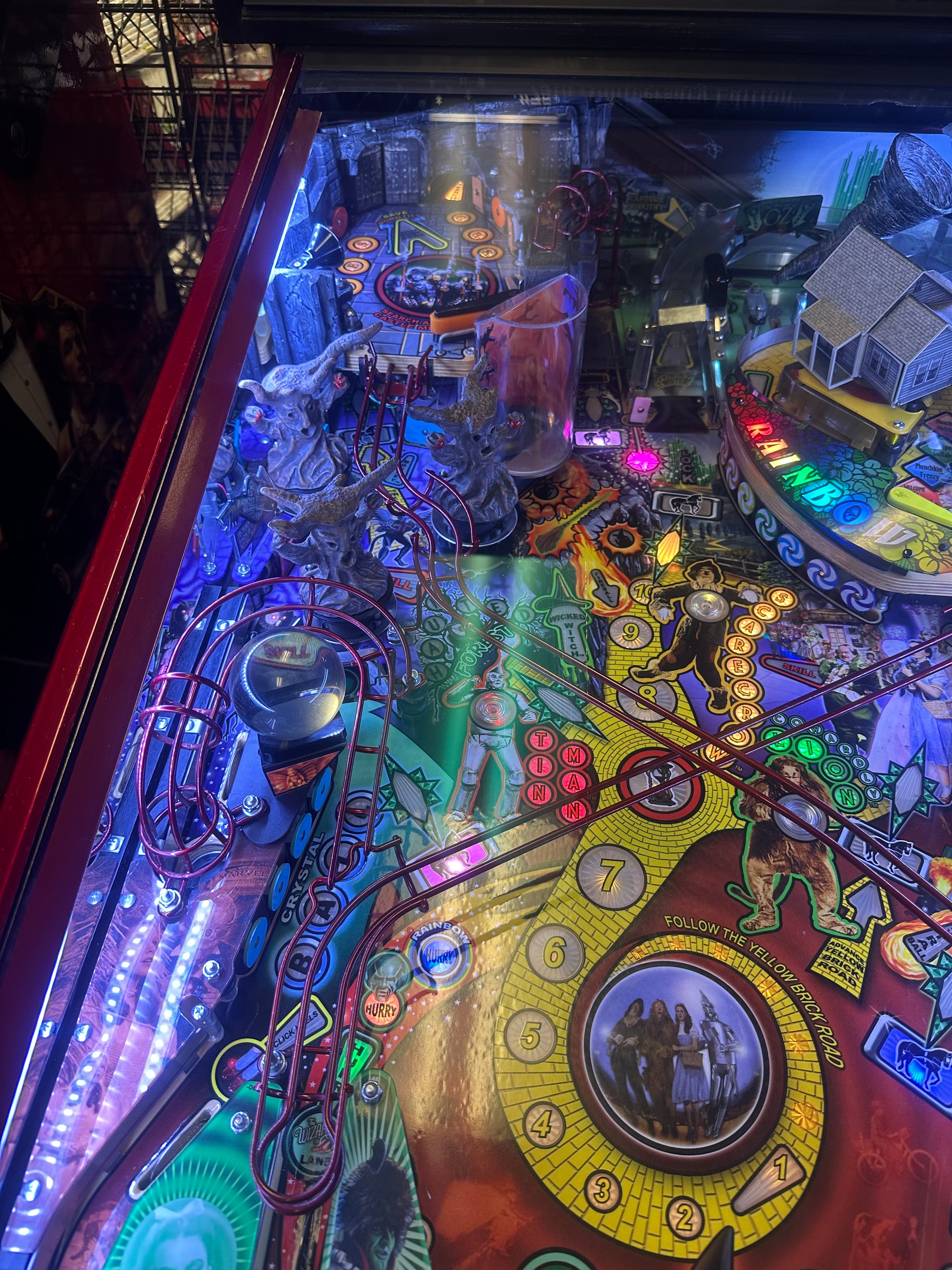 JJP Wizard of Oz 75th Anniversary Ruby Red Edition Pinball Machine