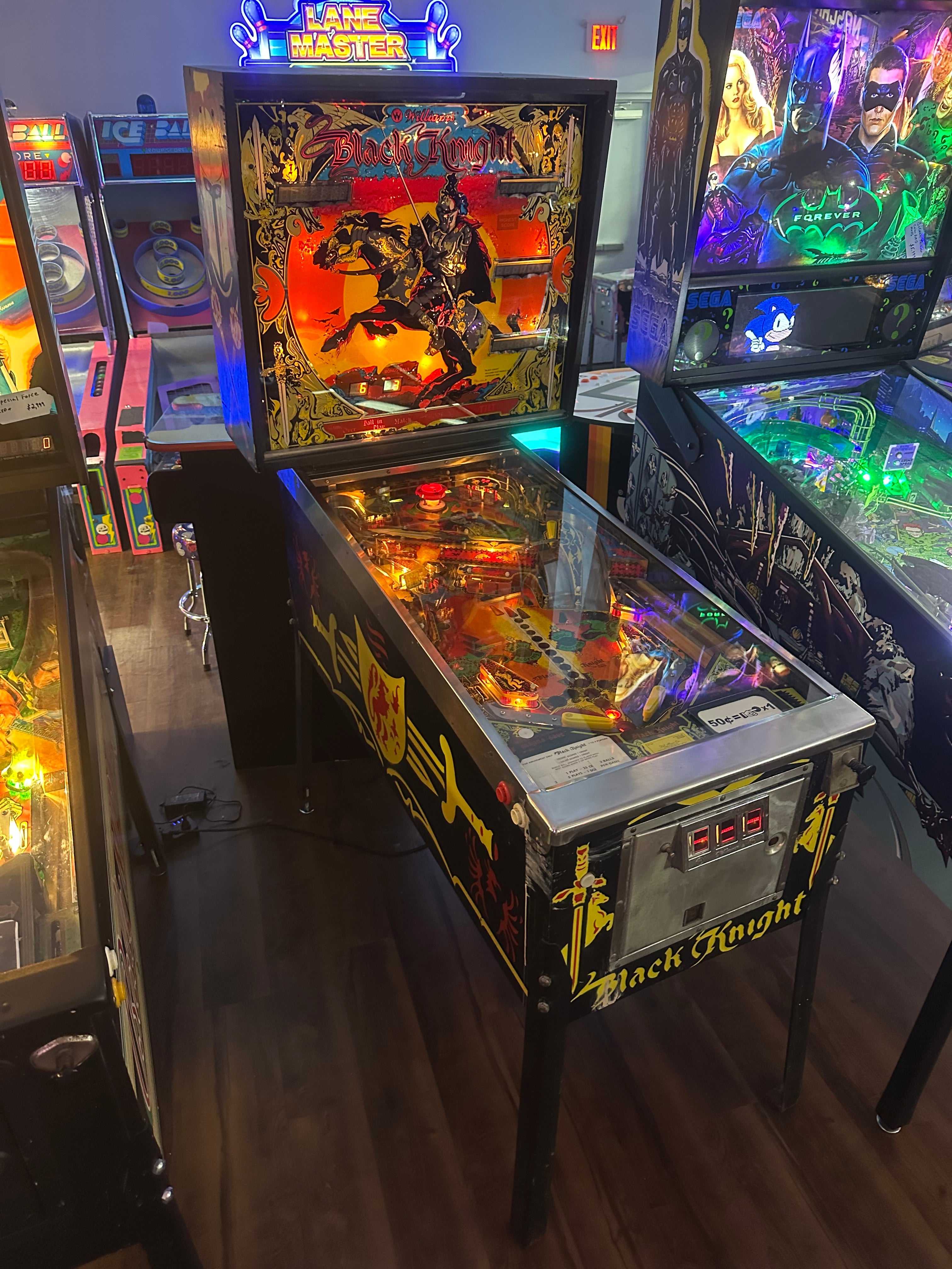 Williams Black Knight Pinball Machine