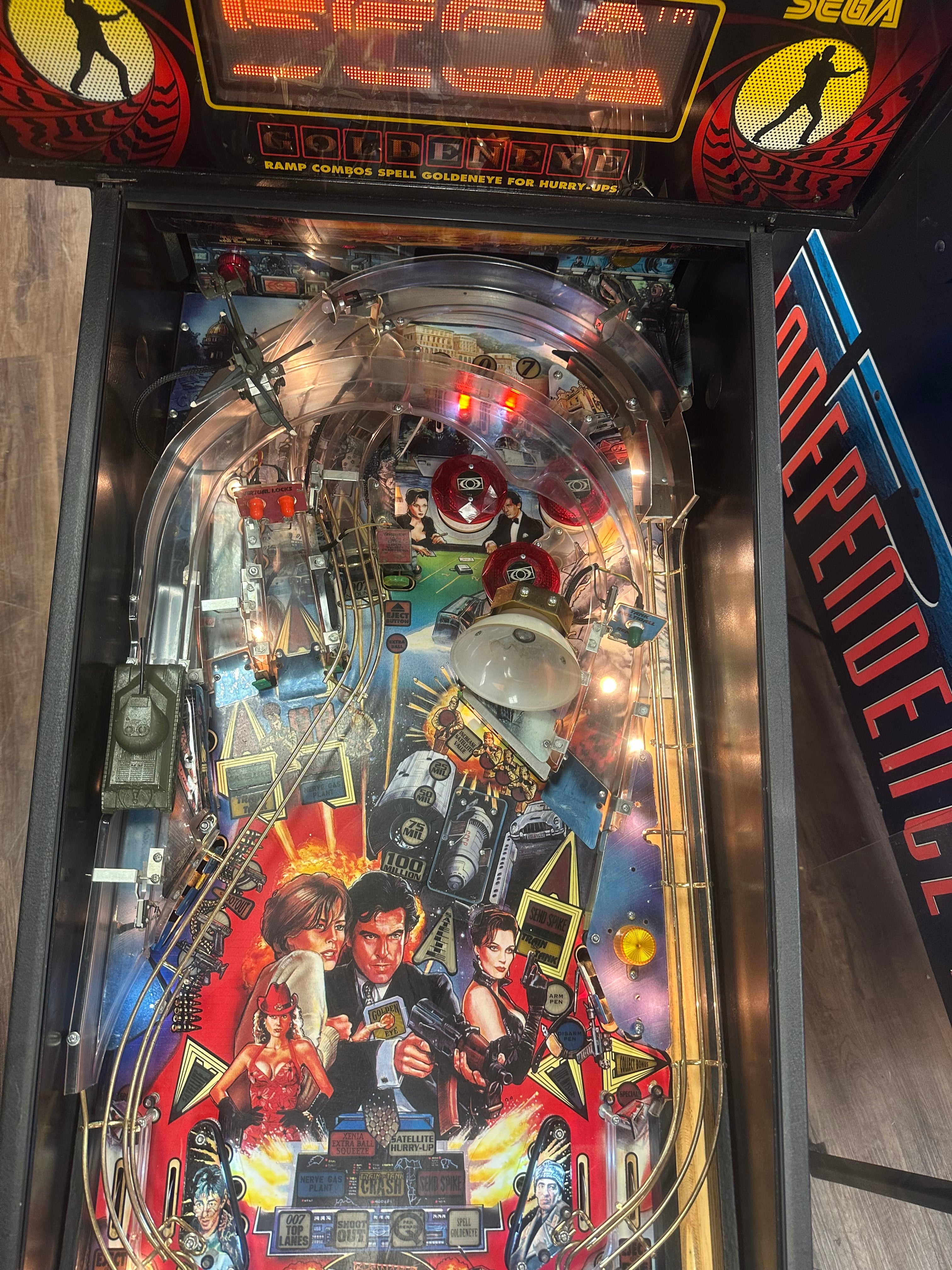 SEGA Goldeneye Pinball Machine