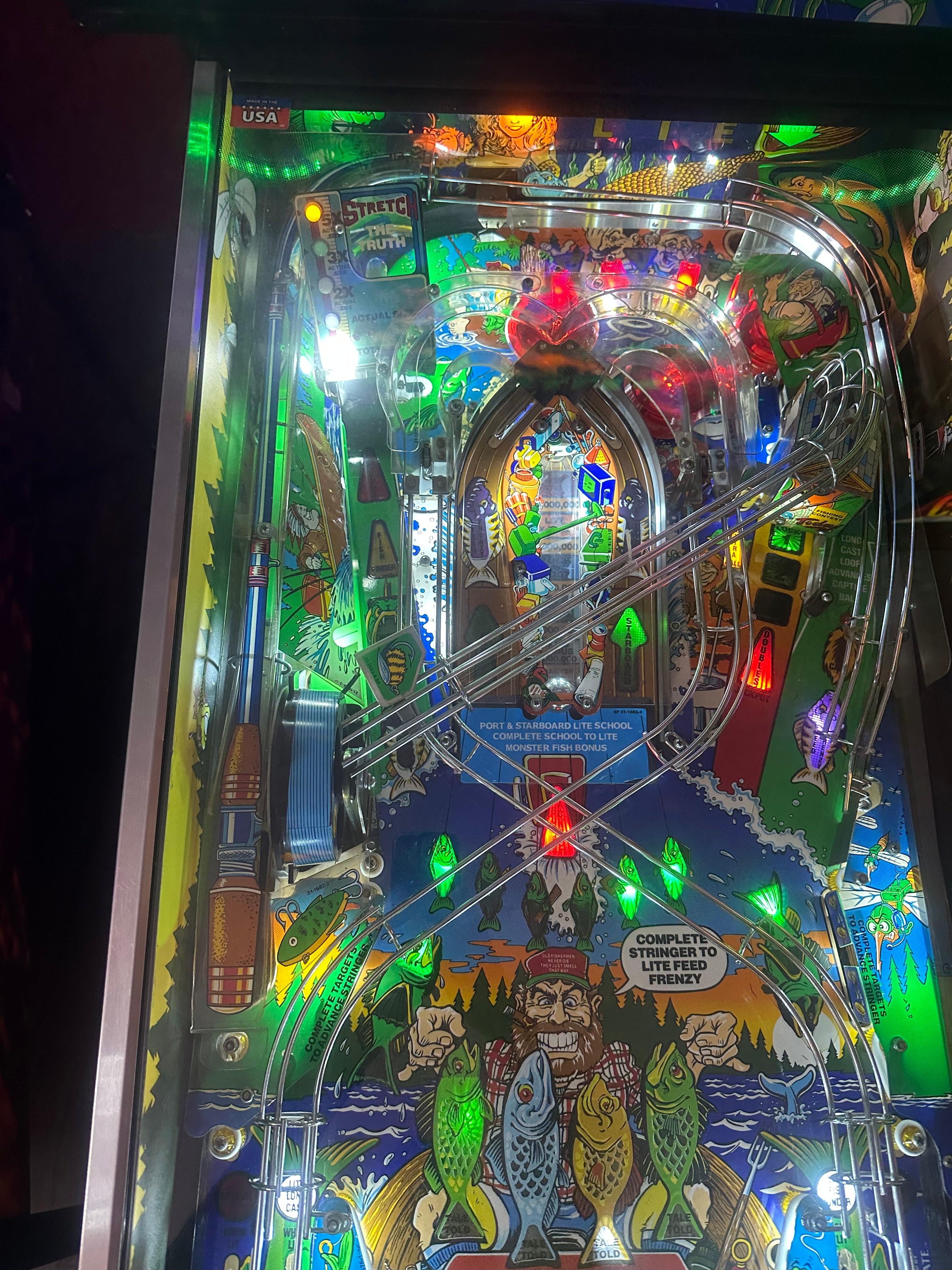 Williams LOADED Fish Tales Pinball Machine