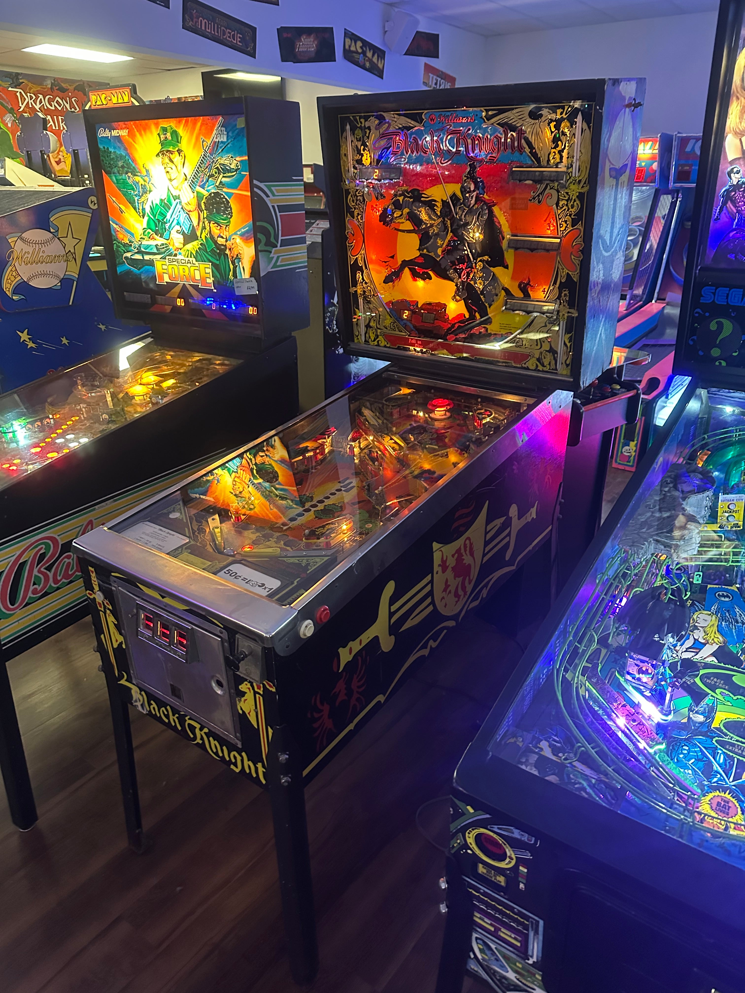 Williams Black Knight Pinball Machine
