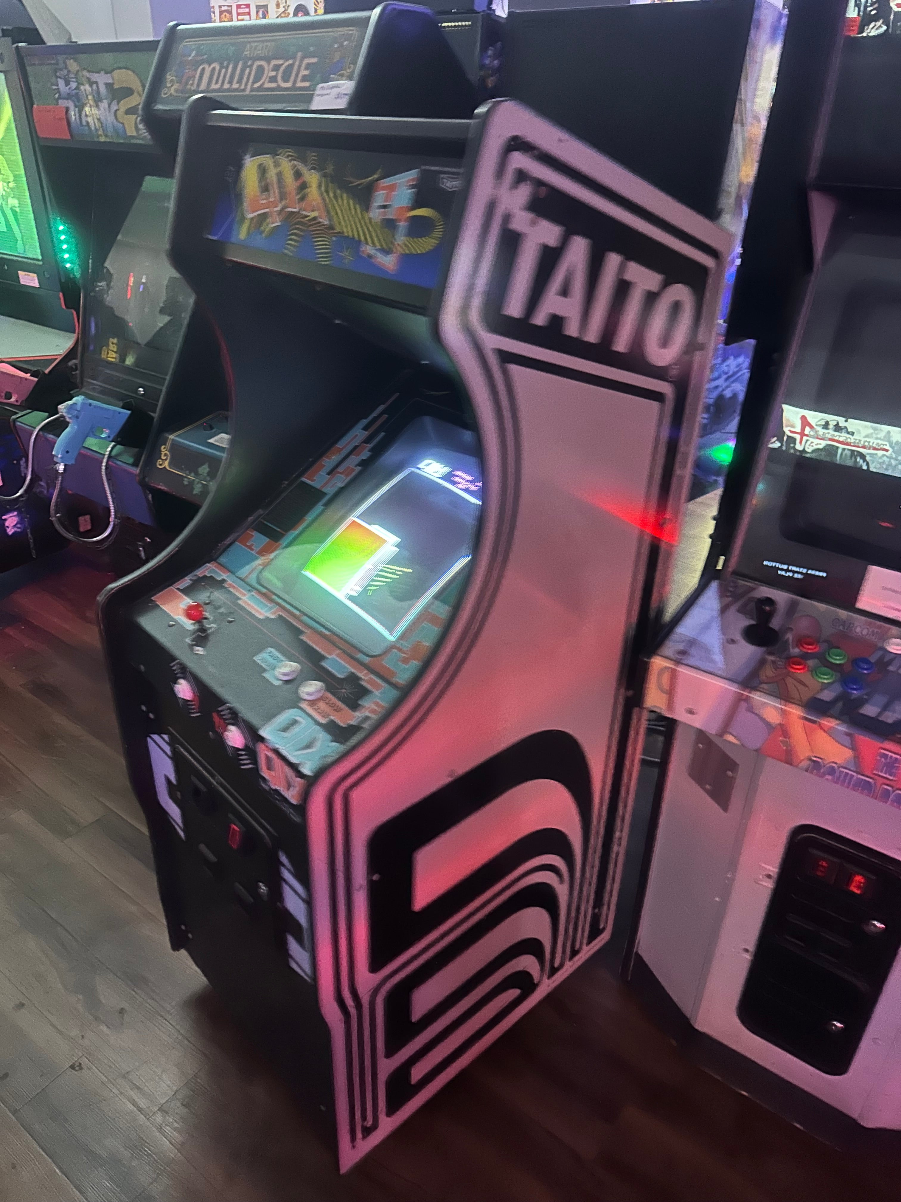 Taito QIX Classic Upright Arcade Game