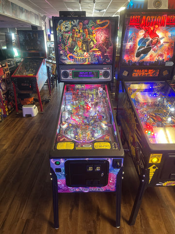 Image of Stern Pinball LOADED Ghostbusters Pro Pinball Machine