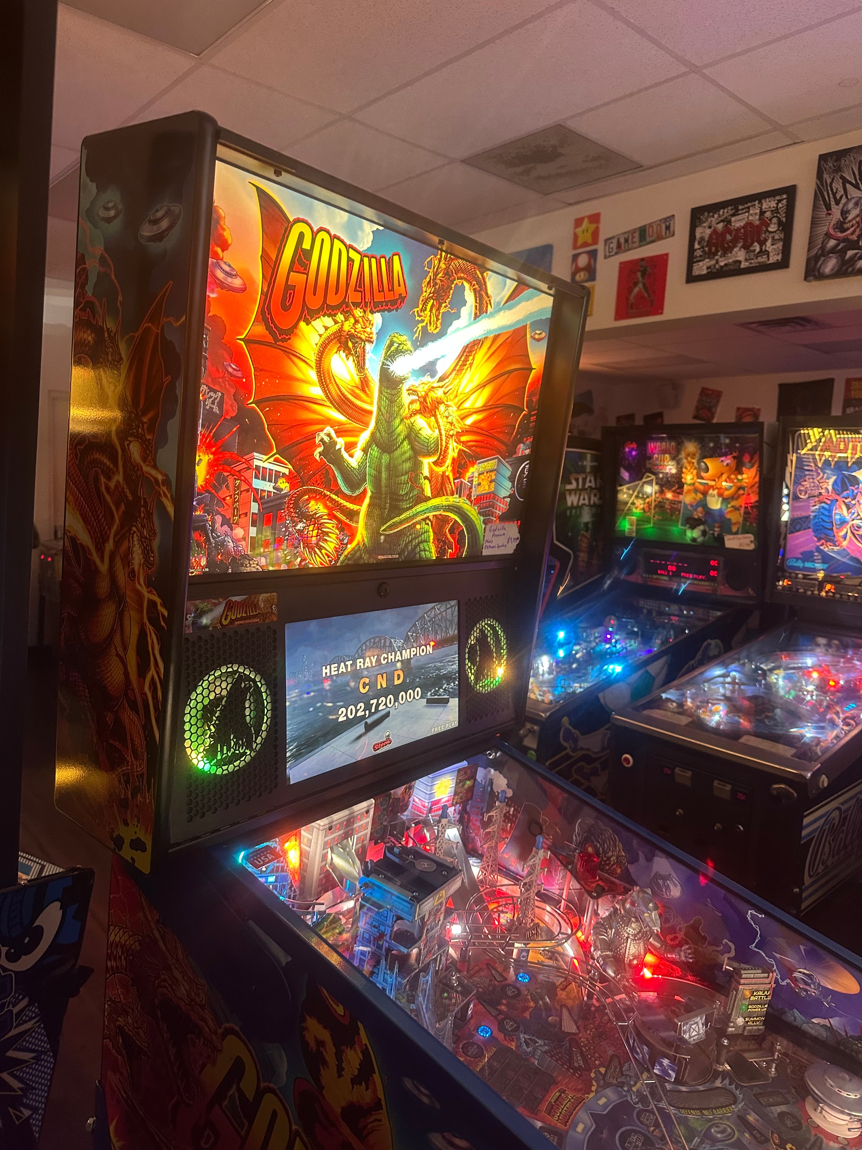 Stern Pinball LOADED Godzilla Premium Pinball Machine