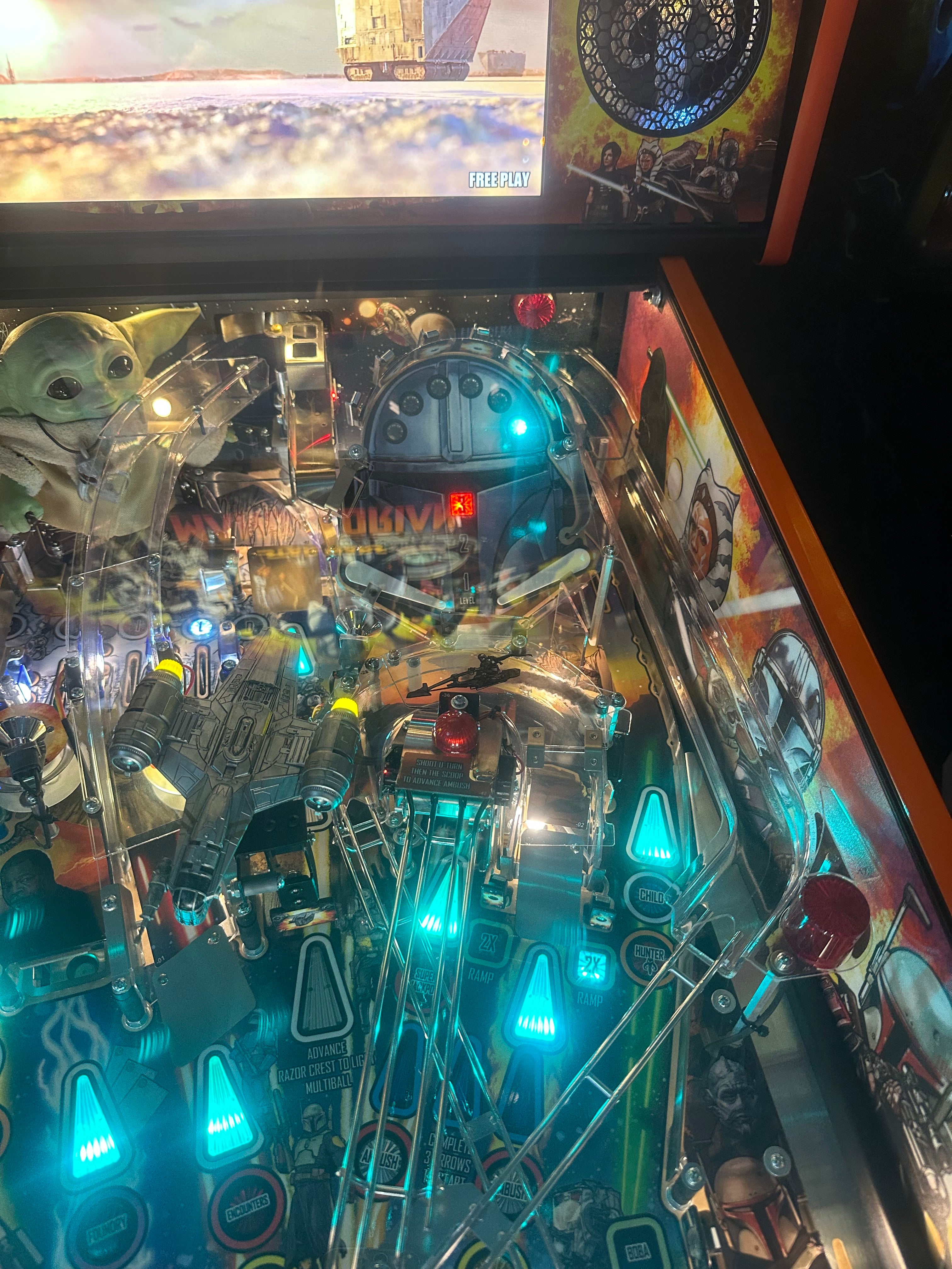Stern Pinball LOADED The Mandalorian Premium Pinball Machine
