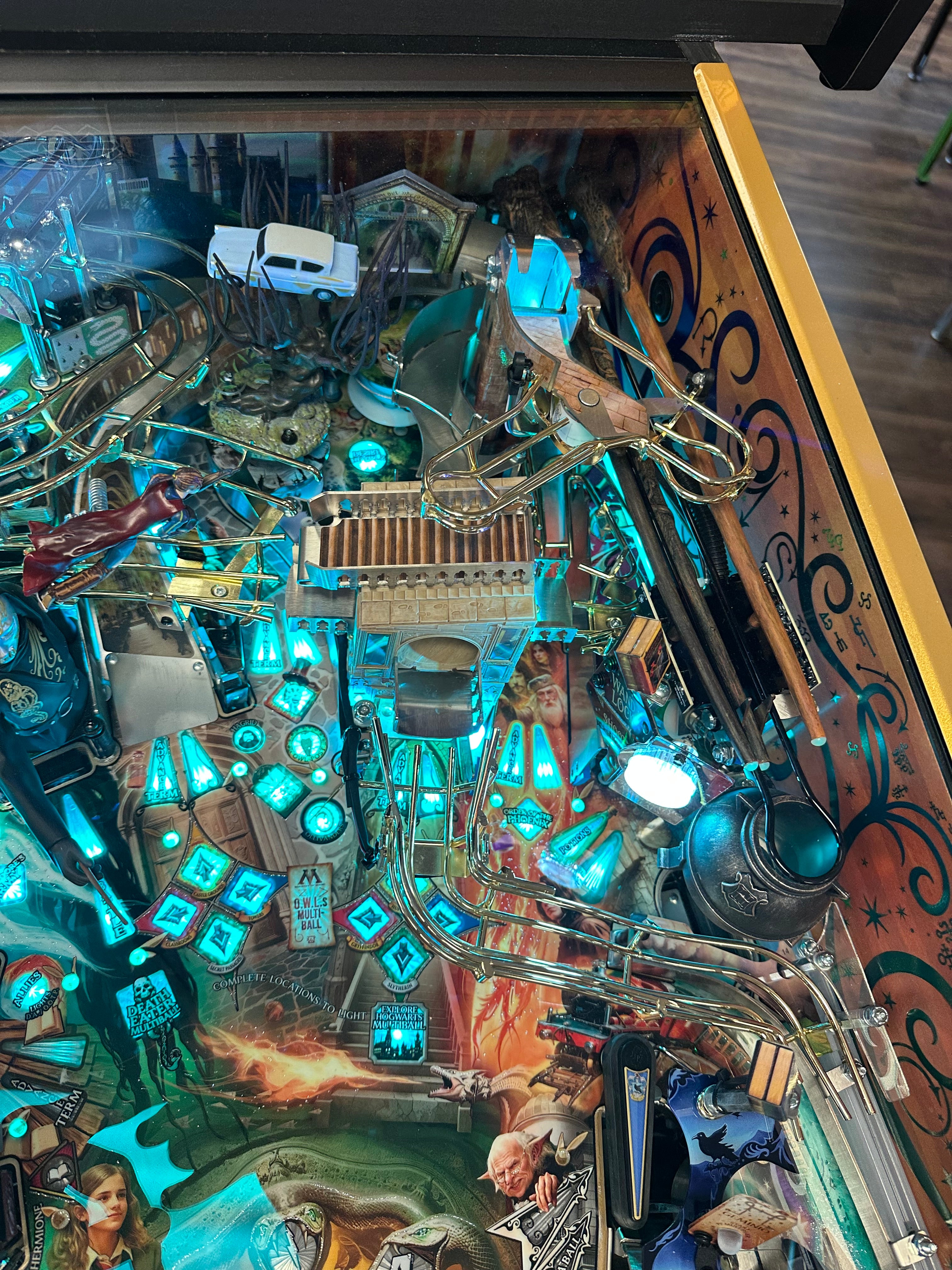 Harry Potter Collectors Edition Pinball Machine IN STOCK