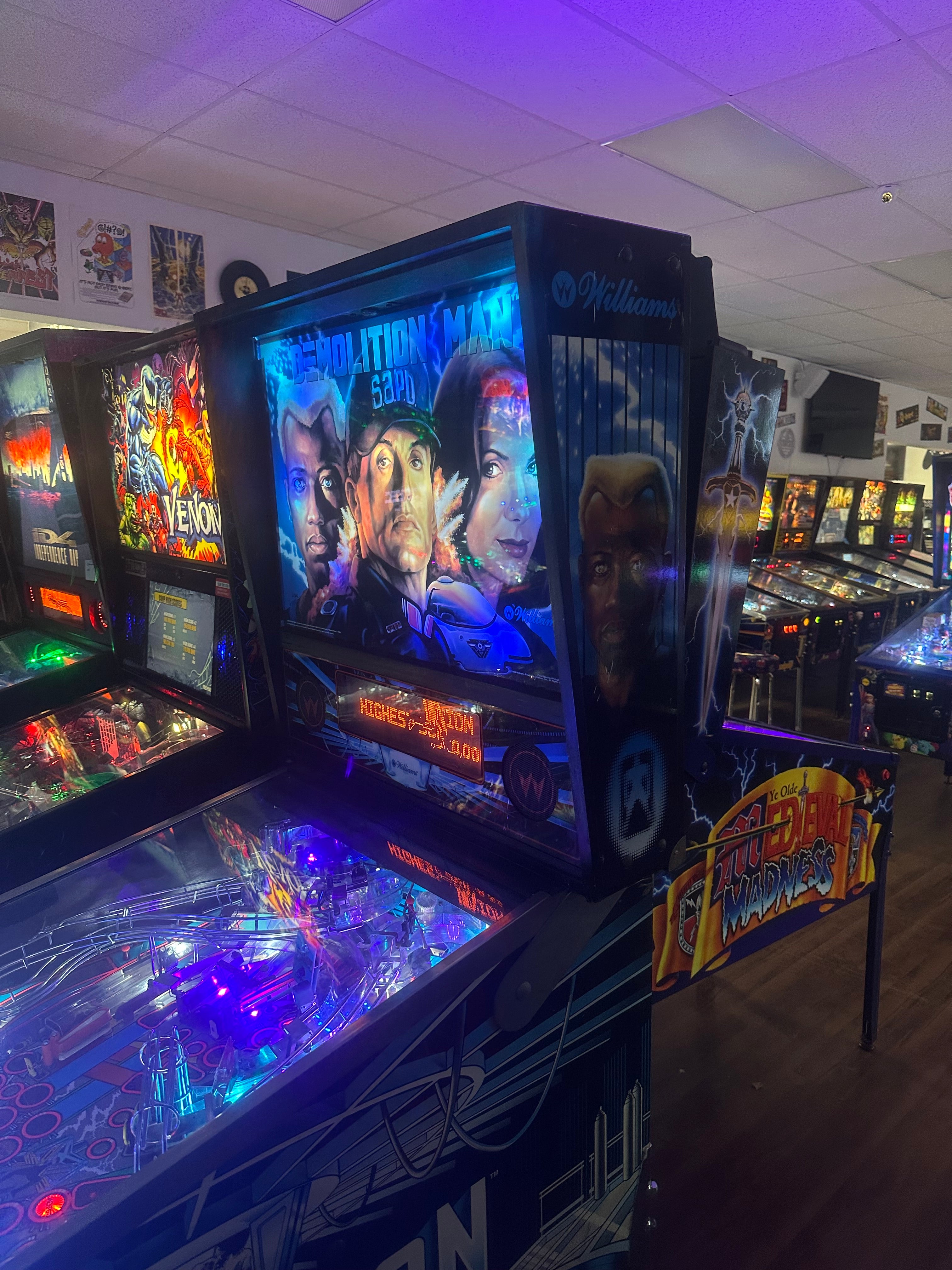 Williams Demolition Man Pinball Machine