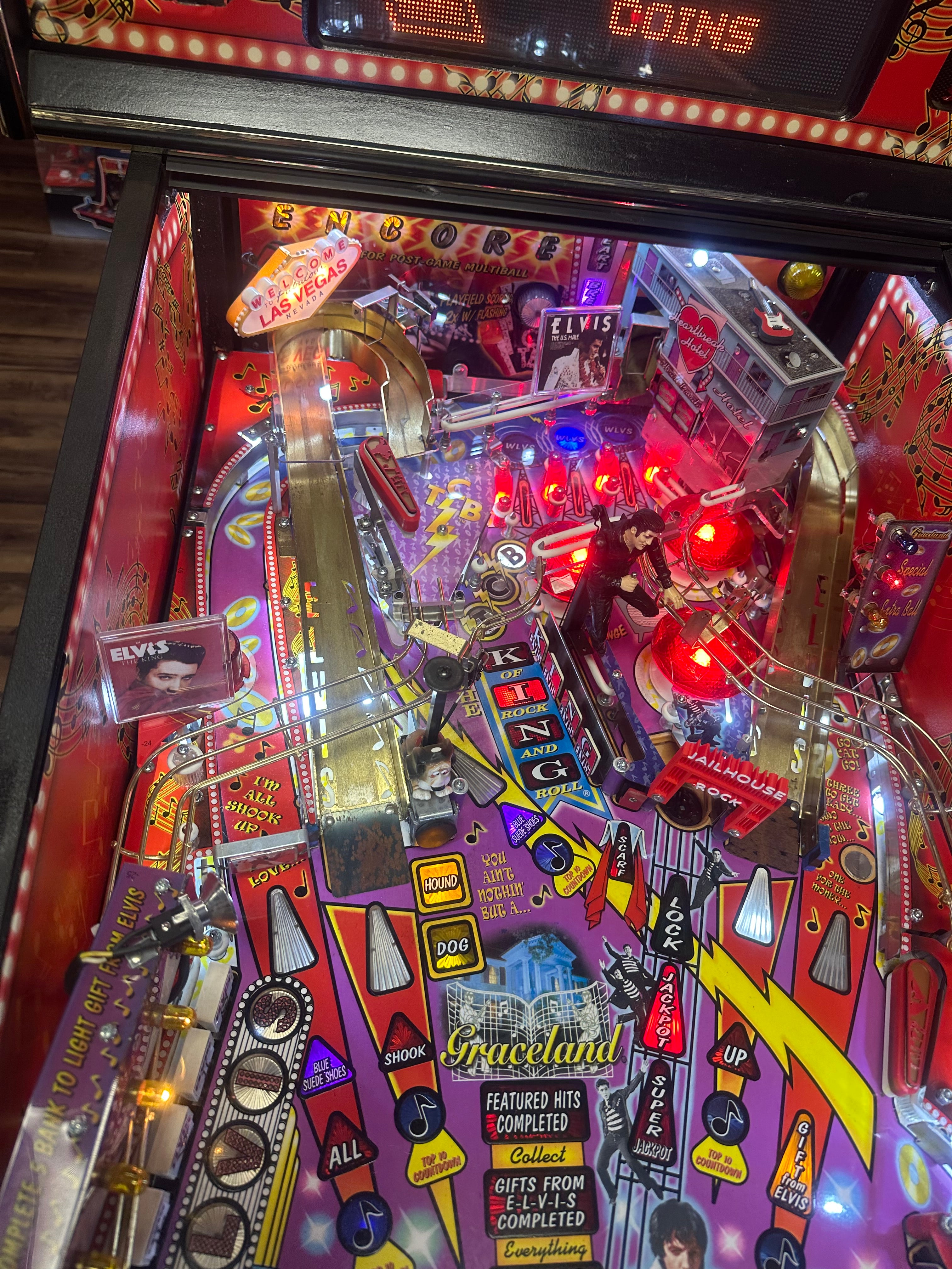 Stern Pinball LOADED Elvis Pinball Machine